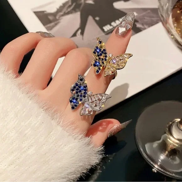 Gold blue butterfly ring - Picture 2 of 2